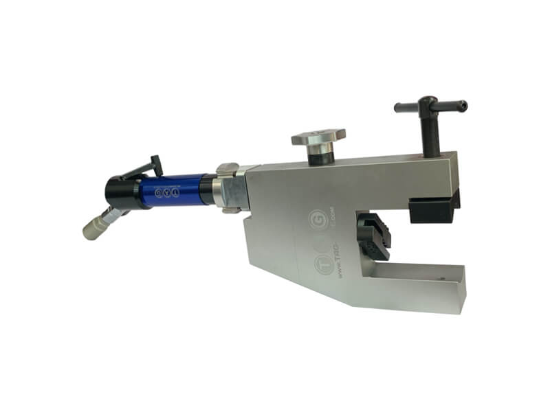 TAG_PANEL_PREP_GalleryBrochure_PNEUMATIC_001-Qui