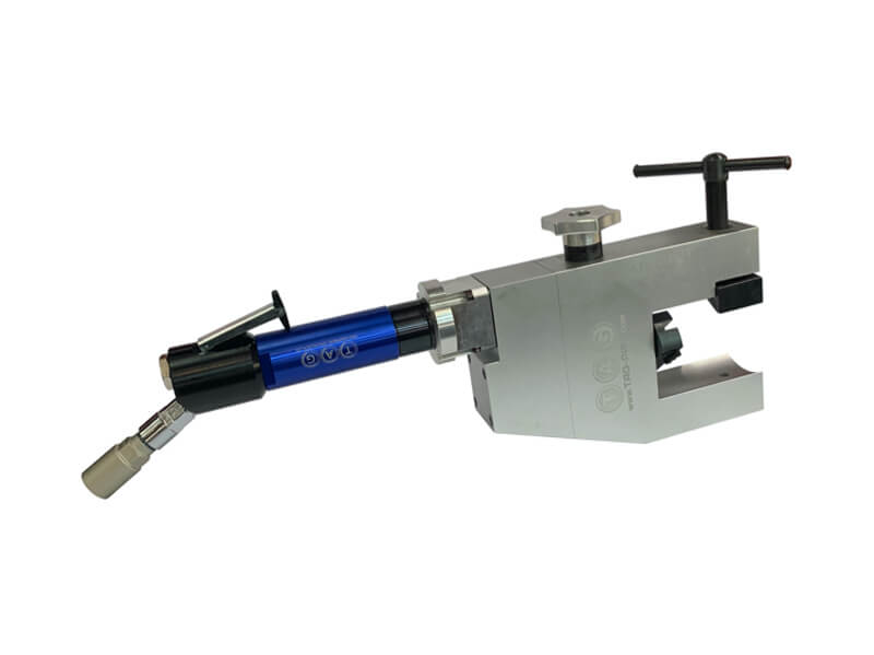 TAG_PANEL_PREP_GalleryBrochure_PNEUMATIC_002-Qui