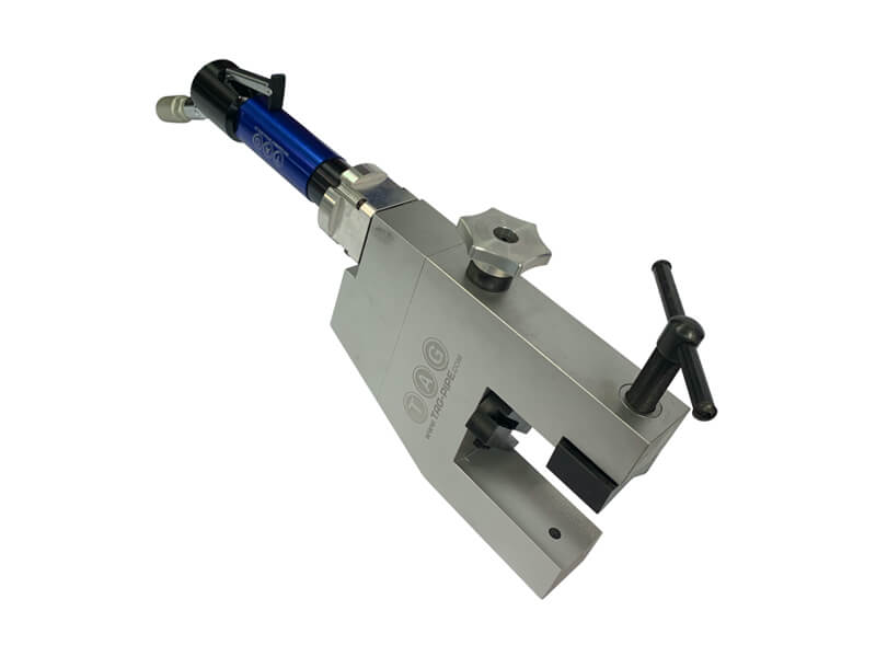 TAG_PANEL_PREP_GalleryBrochure_PNEUMATIC_003-Qui