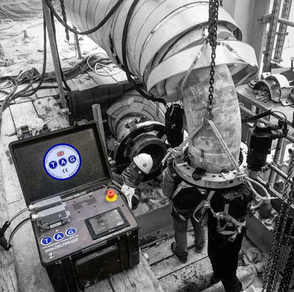 TAG_SPLIT_FRAME_CLAMSHELL_GalleryOnSite (2)